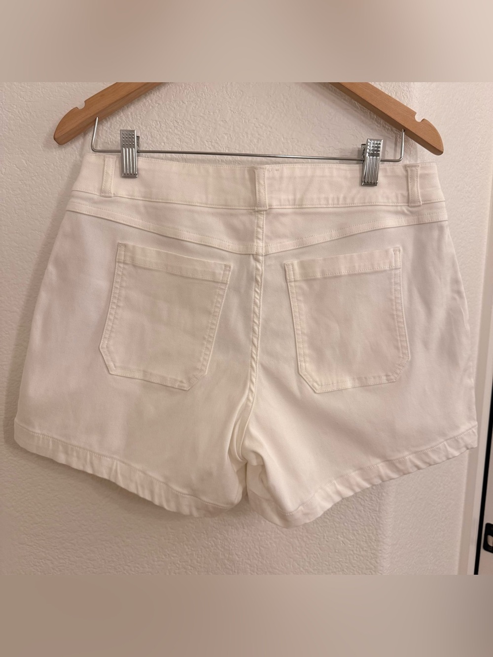 Spanx Stretch Twill Shorts Womens L White Pull On Tummy Control 5 Inch Inseam - Picture 6 of 8